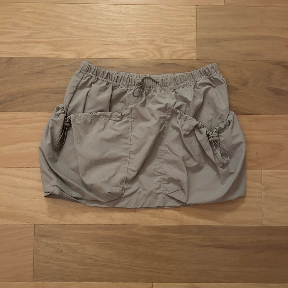 Aritzia cargo mini skirt